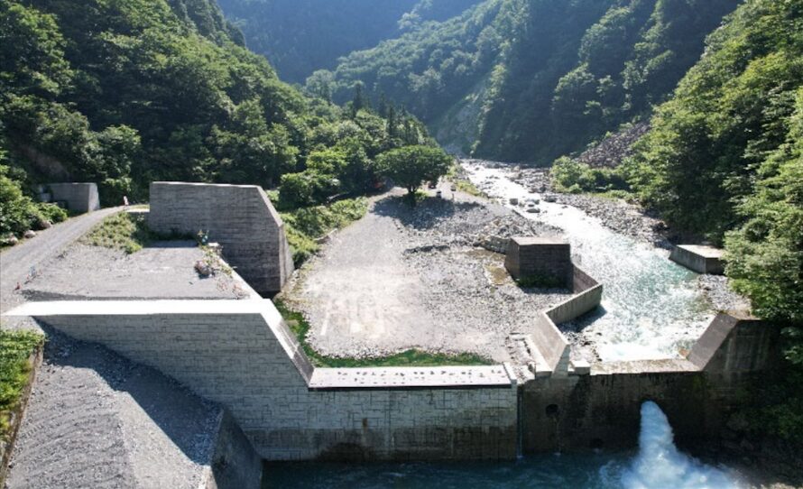 Ｒ２-５黒薙川第2号下流砂防堰堤工事