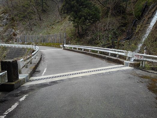 一般県道音沢中ノ口線 県単独橋梁維持修繕 境谷橋 伸縮装置取替工事